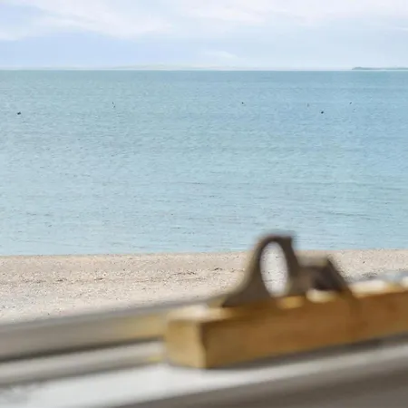 2 Bedroom Stunning In * Oster Assels