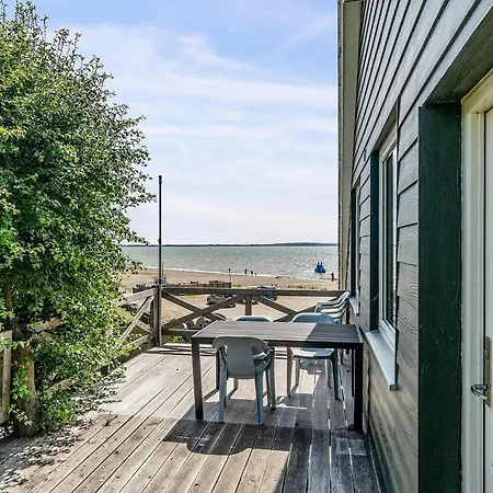 2 Bedroom Stunning In Semesterbostad *