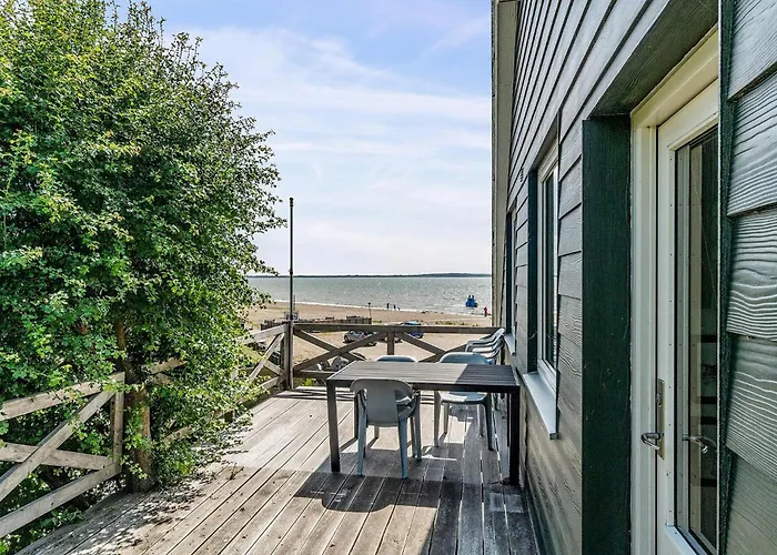 2 Bedroom Stunning In Ferienhaus *